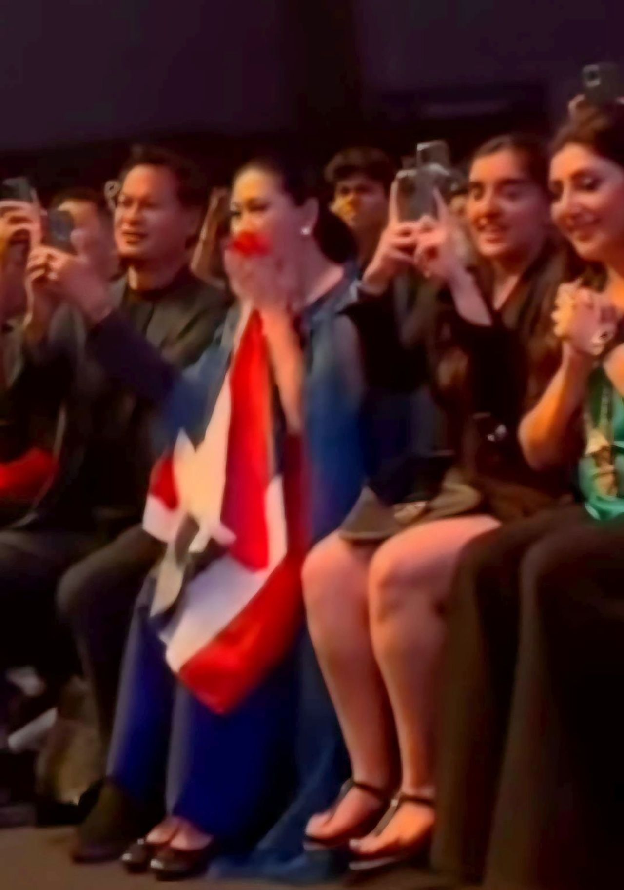 “แม่ลุ้นมาก”
